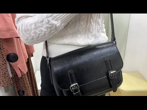 ❤️ Nyilvános maszturbáció a fiatal szuka FeralBerry egy dildóval a próbafülkében ❤❌ Sluts at hu.teatroporno.ru ️❤